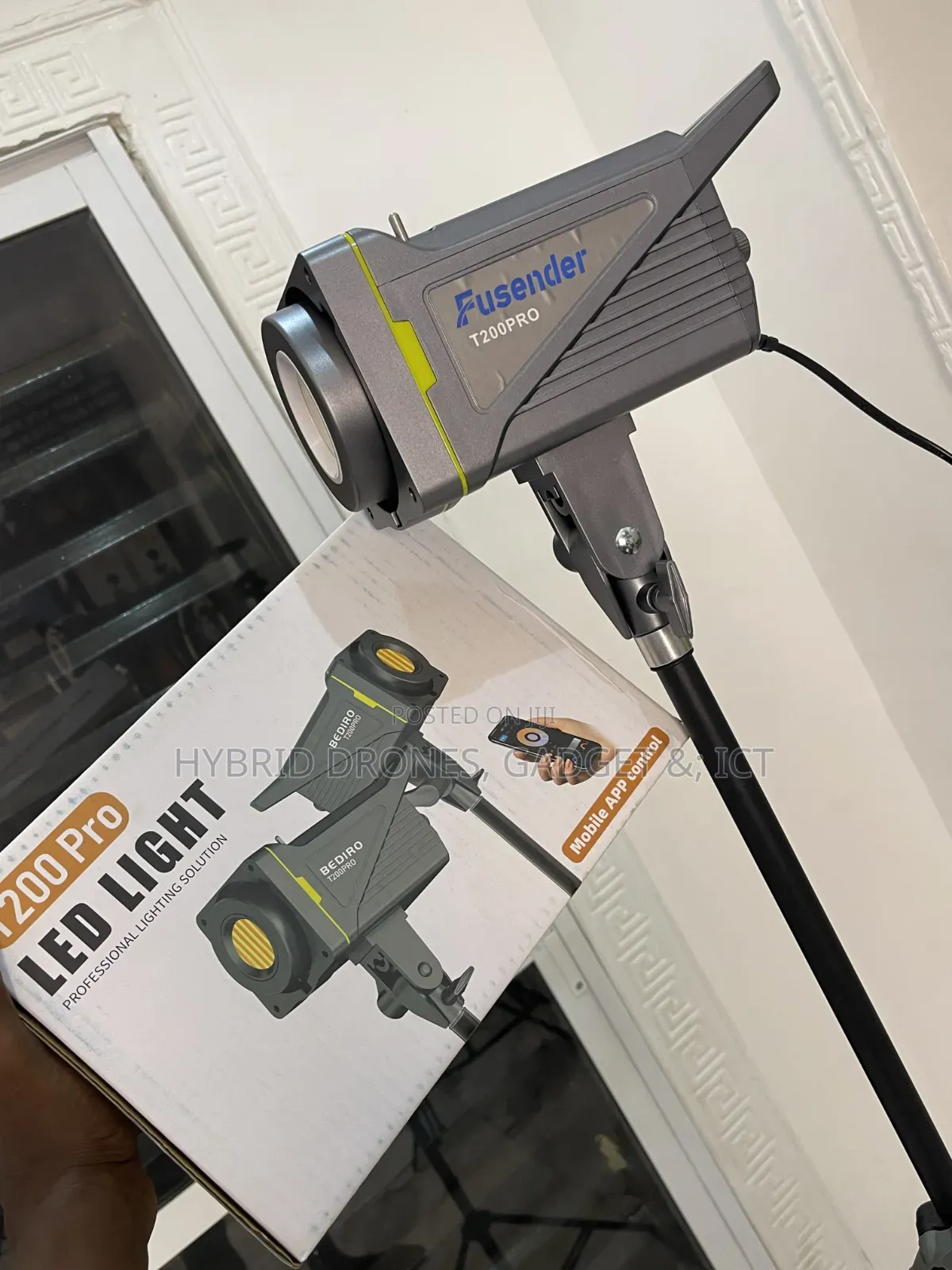Professional Studio T200 Pro Light for Content