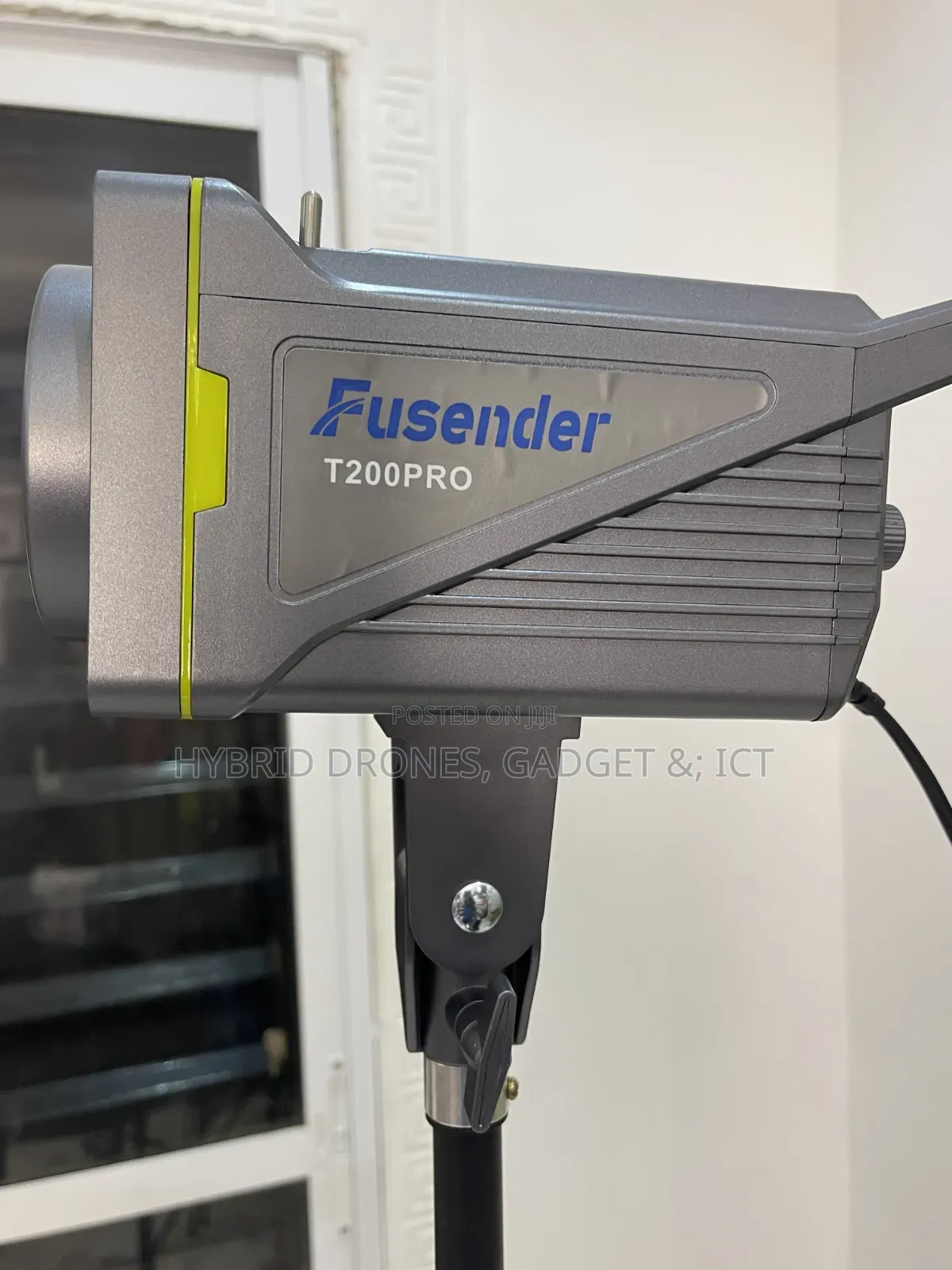 Professional Studio T200 Pro Light for Content