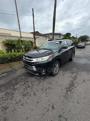 Toyota Highlander XLE 4x4 V6 (3.5L 6cyl 8A) 2017 Black