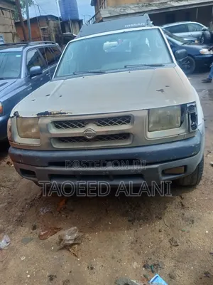 Nissan Xterra 1999 White