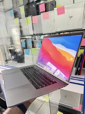 Laptop Apple MacBook Pro 2017 16GB Intel Core i7 SSD 512GB