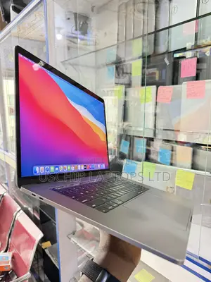 Laptop Apple MacBook Pro 2017 16GB Intel Core i7 SSD 512GB