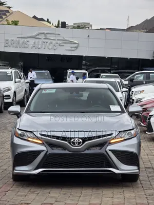 Toyota Camry 2020 Silver
