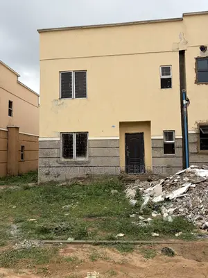 4bdrm Duplex in Brains And Hammers, Life Camp for sale