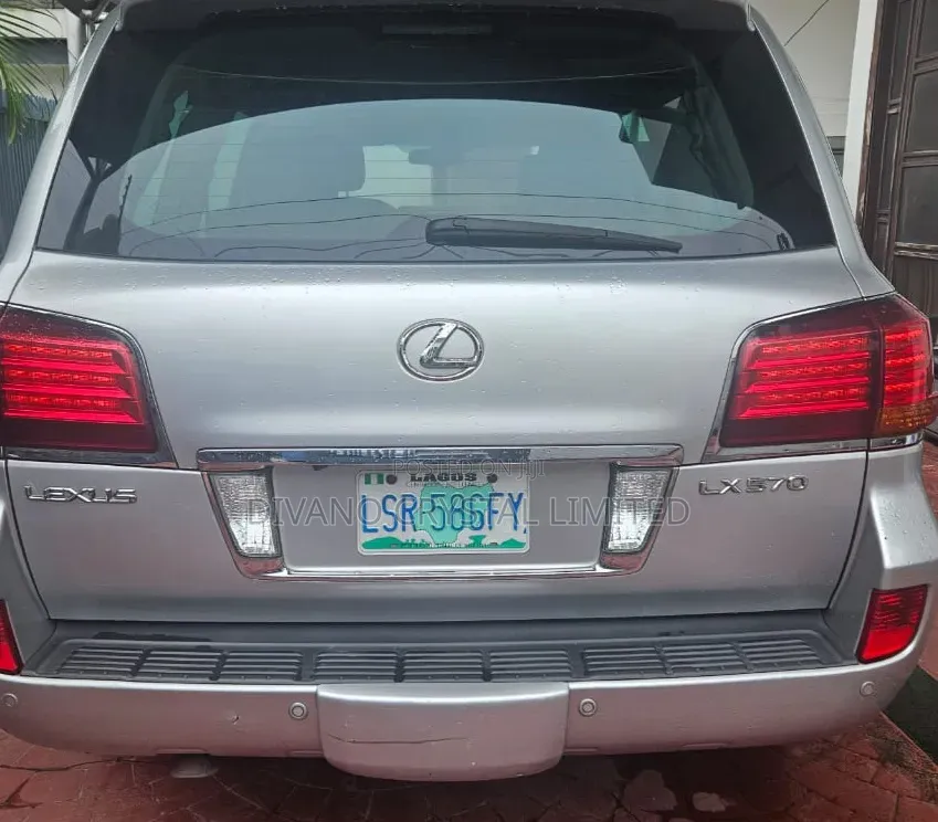 Lexus LX 570 2008 Silver
