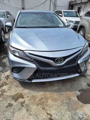 Toyota Camry XSE FWD (2.5L 4cyl 8AM) 2018 Silver