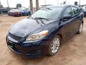 Toyota Matrix Hatchback FWD (1.8L 4cyl 5M) 2009 Blue