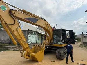 Tokunbo 320cl Excavator