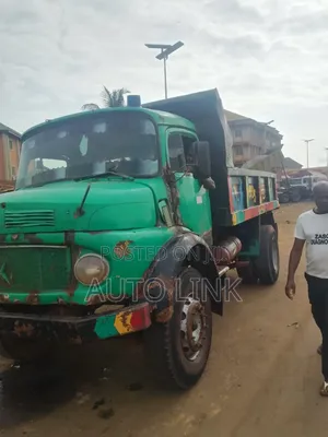 911 Mercedes Tipper ( Very Sound Engine