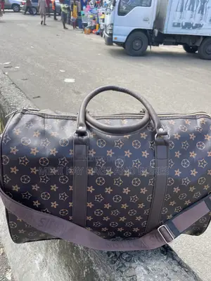 Traveling Bag Medium Size 17,000