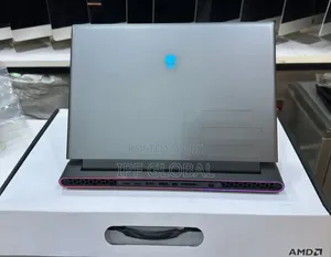 New Laptop Alienware M16 R1 32GB AMD Ryzen 9 SSD 1T