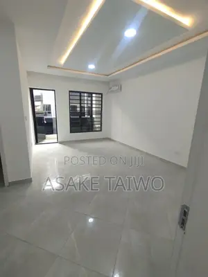3bdrm Apartment in Akute Ajuwon for rent