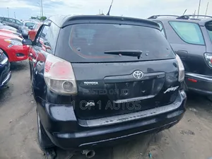 Toyota Matrix Hatchback FWD (1.8L 4cyl 5M) 2005 Black