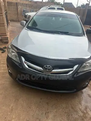 Toyota Corolla LE 4dr Sedan (1.8L 4cyl 4A) 2012 Gray