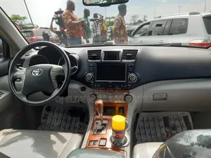 Toyota Highlander Limited 2011 Gray
