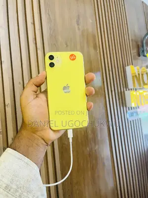 Apple iPhone 11 64 GB Yellow