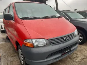 Toyota HiAce 2005 Red