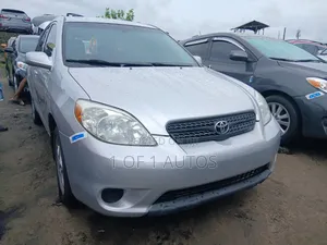 Toyota Matrix Hatchback FWD (1.8L 4cyl 5M) 2006 Silver