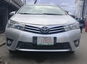 Toyota Corolla LE Eco 4dr Sedan (1.8L 4cyl CVT) 2015 Silver