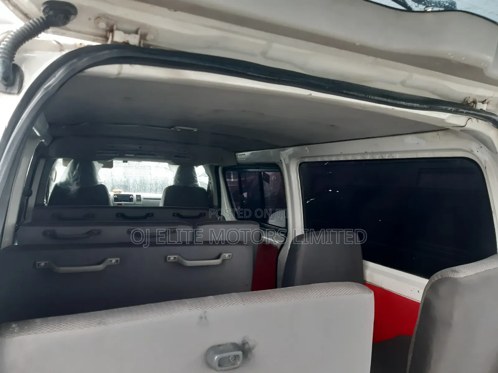 Toyota HiAce 2013 White