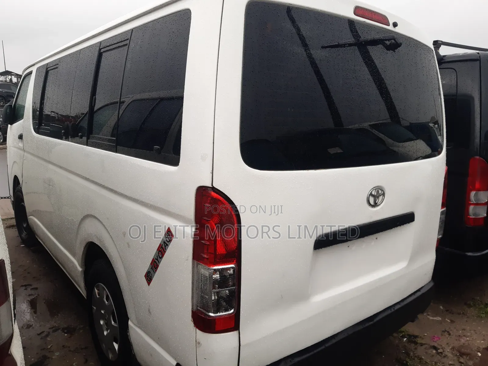Toyota HiAce 2013 White