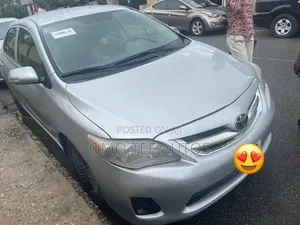 Toyota Corolla LE 4dr Sedan (1.8L 4 cyl 4A) 2009 Silver
