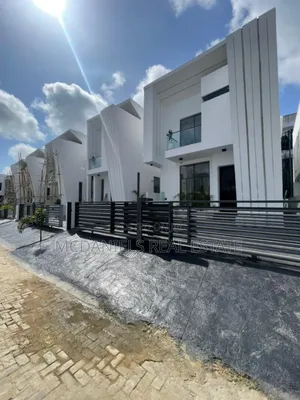 4bdrm Duplex in Chevron for sale