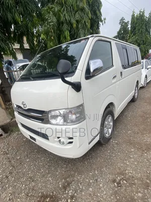 Toyota HiAce 2019 White