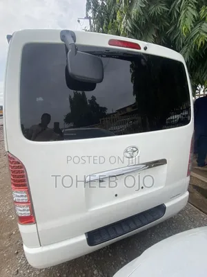 Toyota HiAce 2019 White