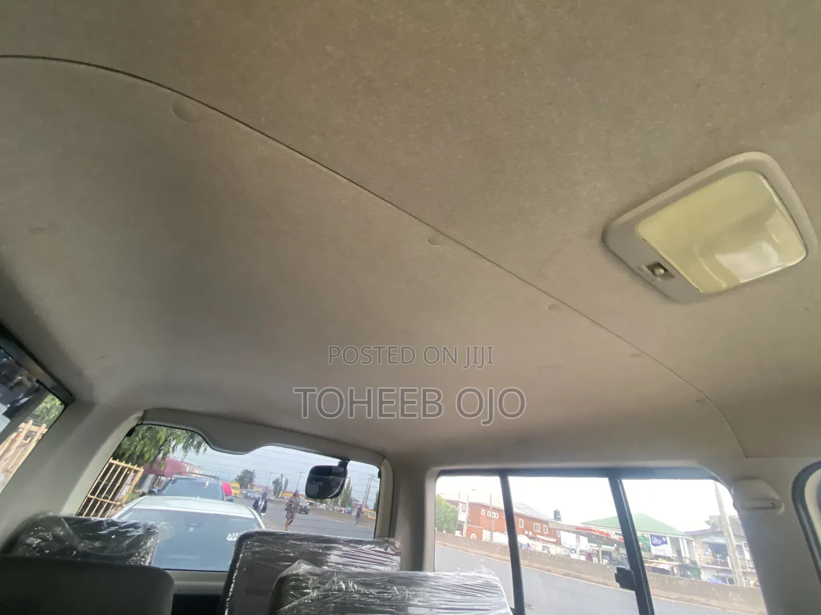 Toyota HiAce 2019 White