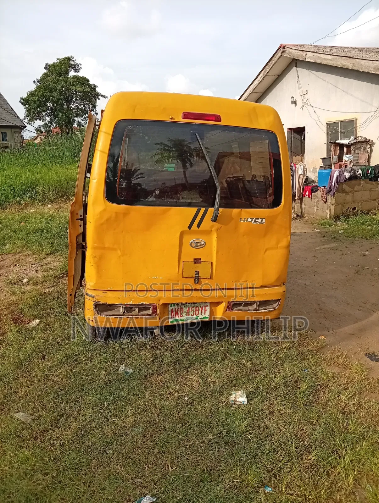 Daihatsu Hijet 2012 Yellow