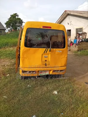 Daihatsu Hijet 2012 Yellow