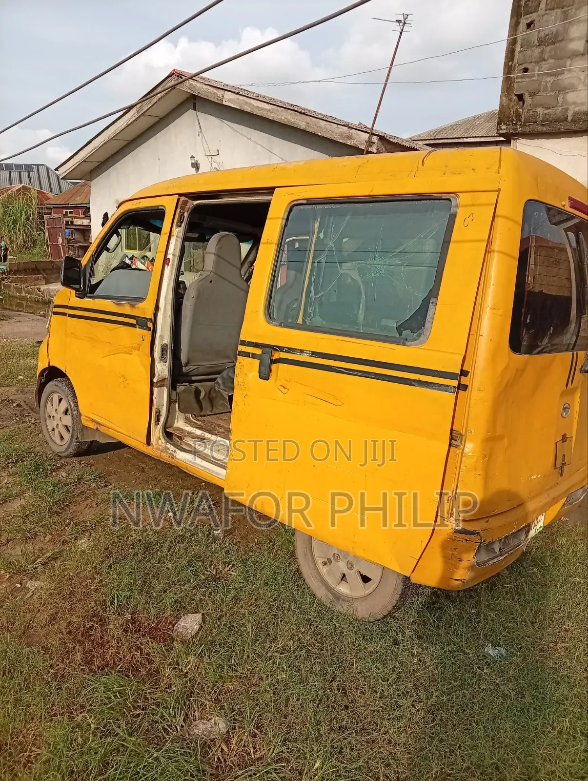 Daihatsu Hijet 2012 Yellow