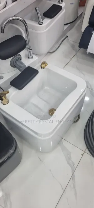 Square Pedicure White