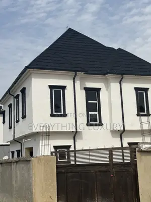 5bdrm Duplex in Ushafa for sale