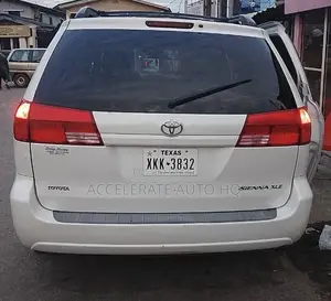 Toyota Sienna XLE 2005 White