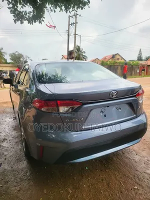 Toyota Corolla LE 2022 Blue