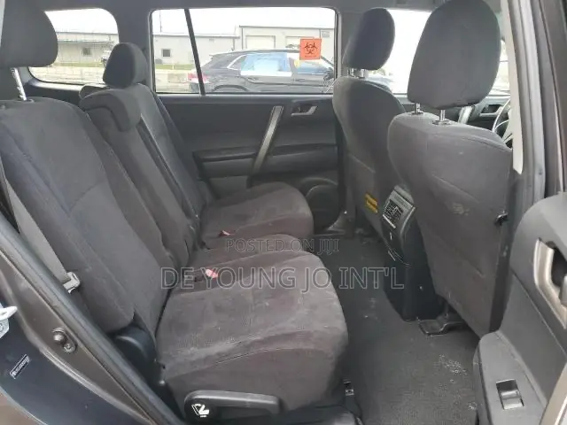 Toyota Highlander SE 2010 Gray