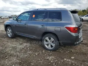Toyota Highlander SE 2010 Gray
