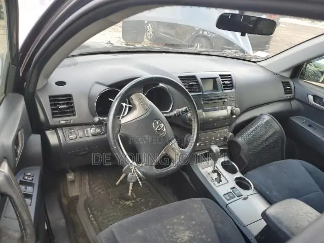 Toyota Highlander SE 2010 Gray