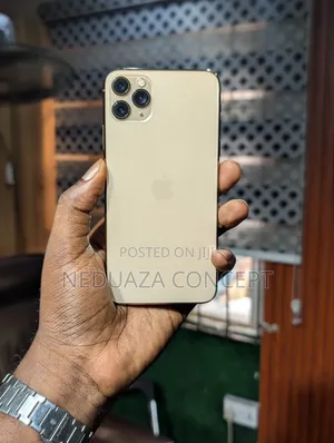 Apple iPhone 11 Pro Max 64 GB Gold