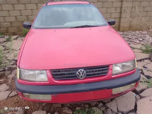 Volkswagen Passat 1.6 1996 Red