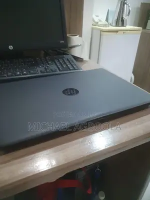 Laptop HP 15-ra003nia 8GB Intel Celeron SSD 256GB