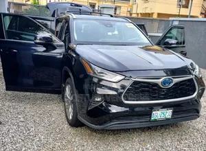 Toyota Highlander Platinum AWD 2024 Black