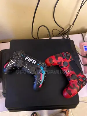 Ps4 Slim With 10games