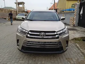 Toyota Highlander 2015 Gold