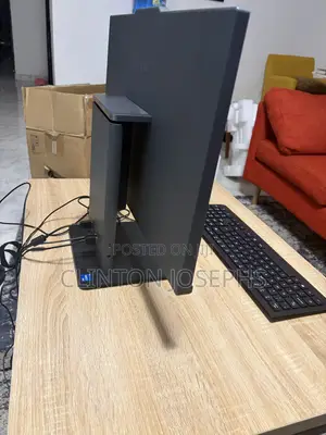 Desktop Computer Lenovo ThinkCentre Neo 50T 8GB Intel Core i5 SSD 500GB