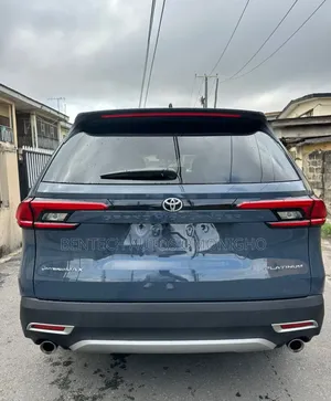 Toyota Grand Highlander Platinum 2025 Blue
