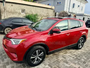 Toyota RAV4 XLE 4dr SUV AWD (2.5L 4cyl 6A) 2018 Red