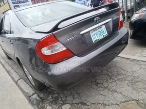 Toyota Camry XLE V6 4dr Sedan (3.0L 6cyl 5A) 2004 Gray